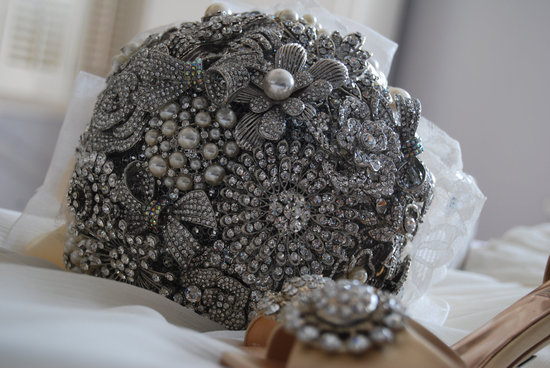 Silver-heirloom-brooch-bridal-bouquet.medium_large