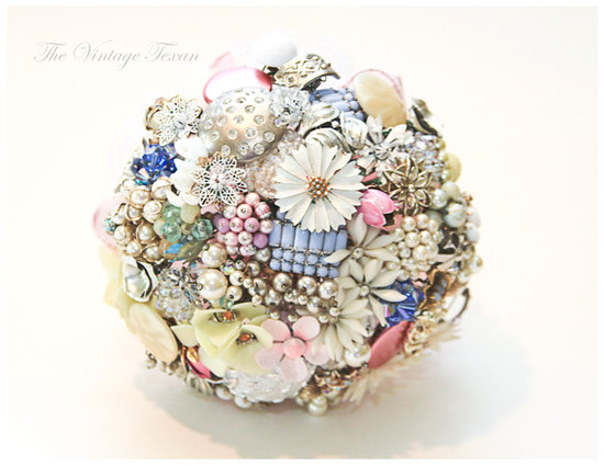 photo of Country vintage brooch bouquet