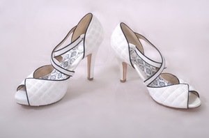 Hey-lady-wedding-shoes-vintage-inspired-bridal-heels-white-with-black-piping.medium