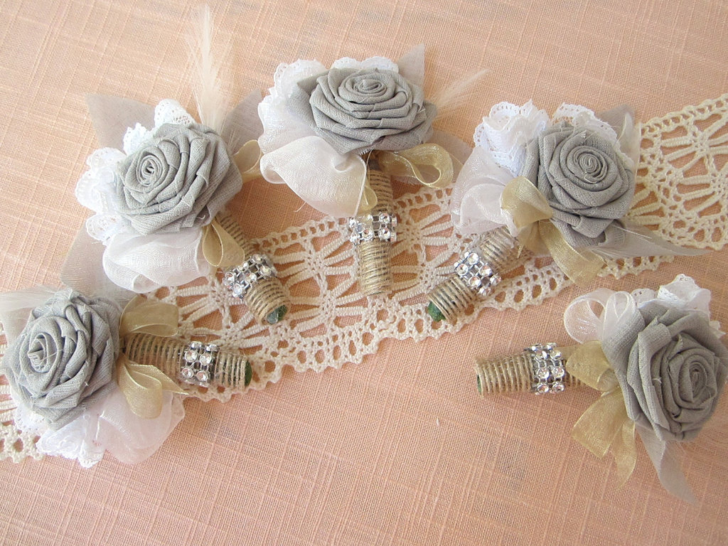 Burlap-lace-feathers-grooms-boutonniere-wedding-flower-alternatives.full