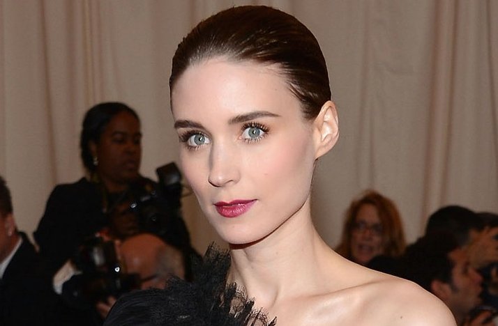 Wedding-hair-makeup-inspiration-2012-met-ball-chic-ballet-bun-rooney-mara.full