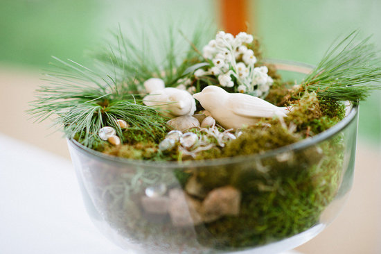 photo of 5 Unique and Affordable DIY wedding projects using moss