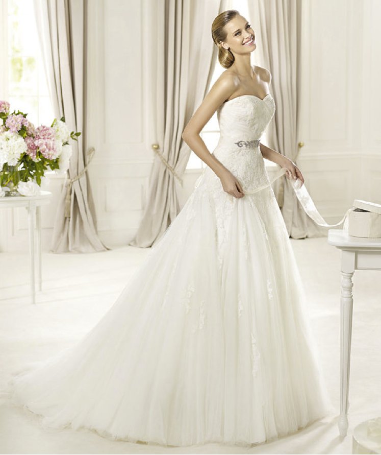 2013-wedding-dress-pronovias-glamour-collection-bridal-gowns-dagen.full