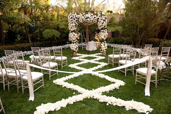 photo of 20 Unbelievably Pretty Ceremony Aisles
