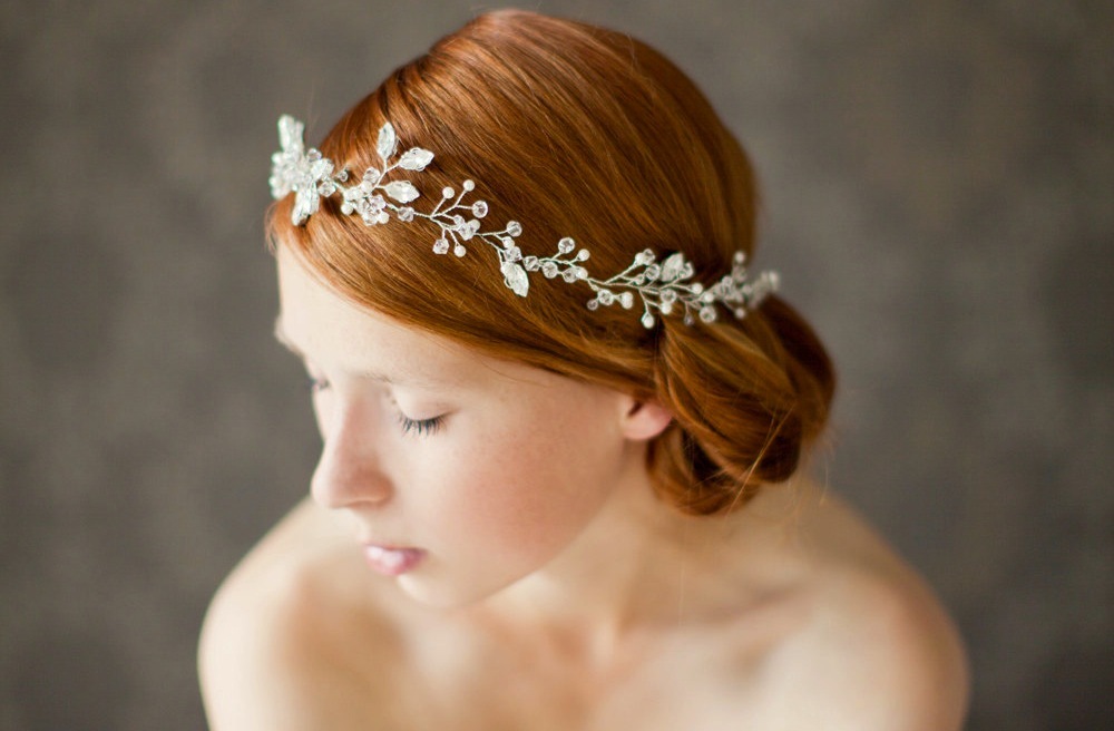 Chic-bridal-headbands-unique-wedding-hair-accessories-floral-crown.full