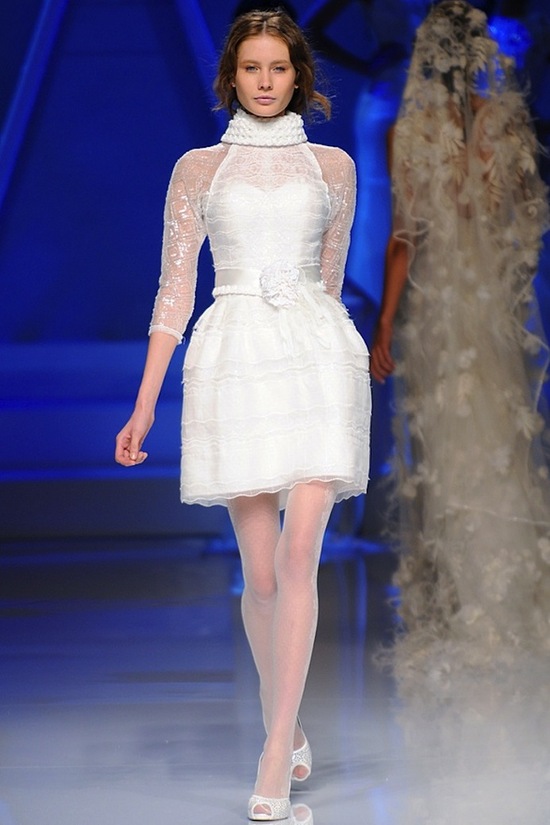 photo of Spanish Bridal Couture Splashes Down