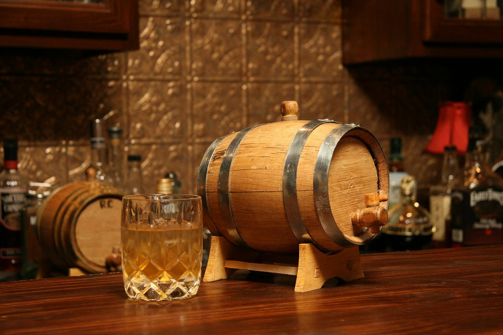 Rad-wedding-gifts-for-groomsmen-best-man-mini-whiskey-barrel.full