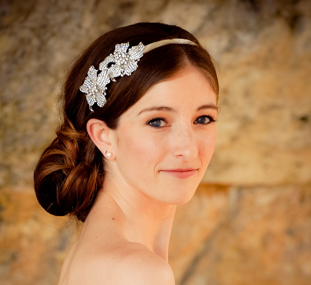 10-gorgeous-bridal-veils-wedding-hair-accessories-embellished-headband.full