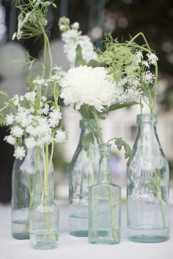 photo of 10 White Wedding Flowers We Love