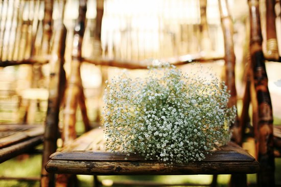 photo of 10 White Wedding Flowers We Love