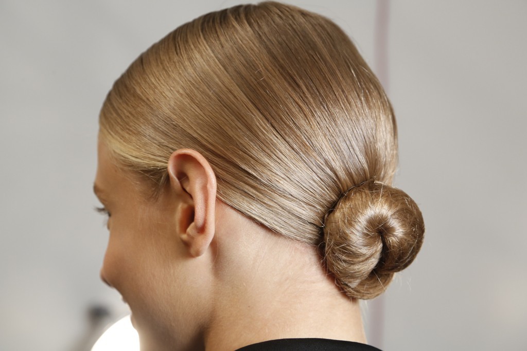 Wedding-hair-ideas-from-fashion-week-ralph-lauren-low-bridal-bun.full